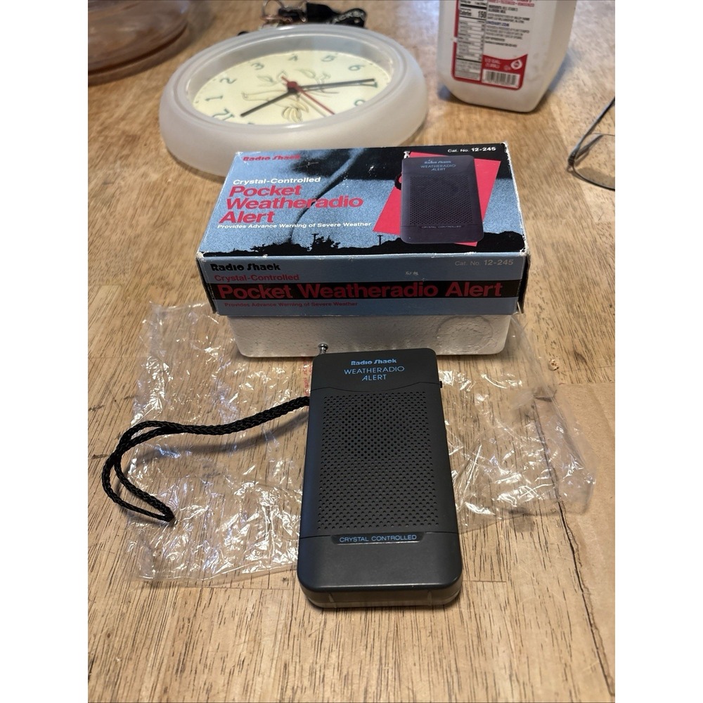 Radioshack Weather Radio Pocket Crystal Controlled WeatheRadio ALERT 12-143